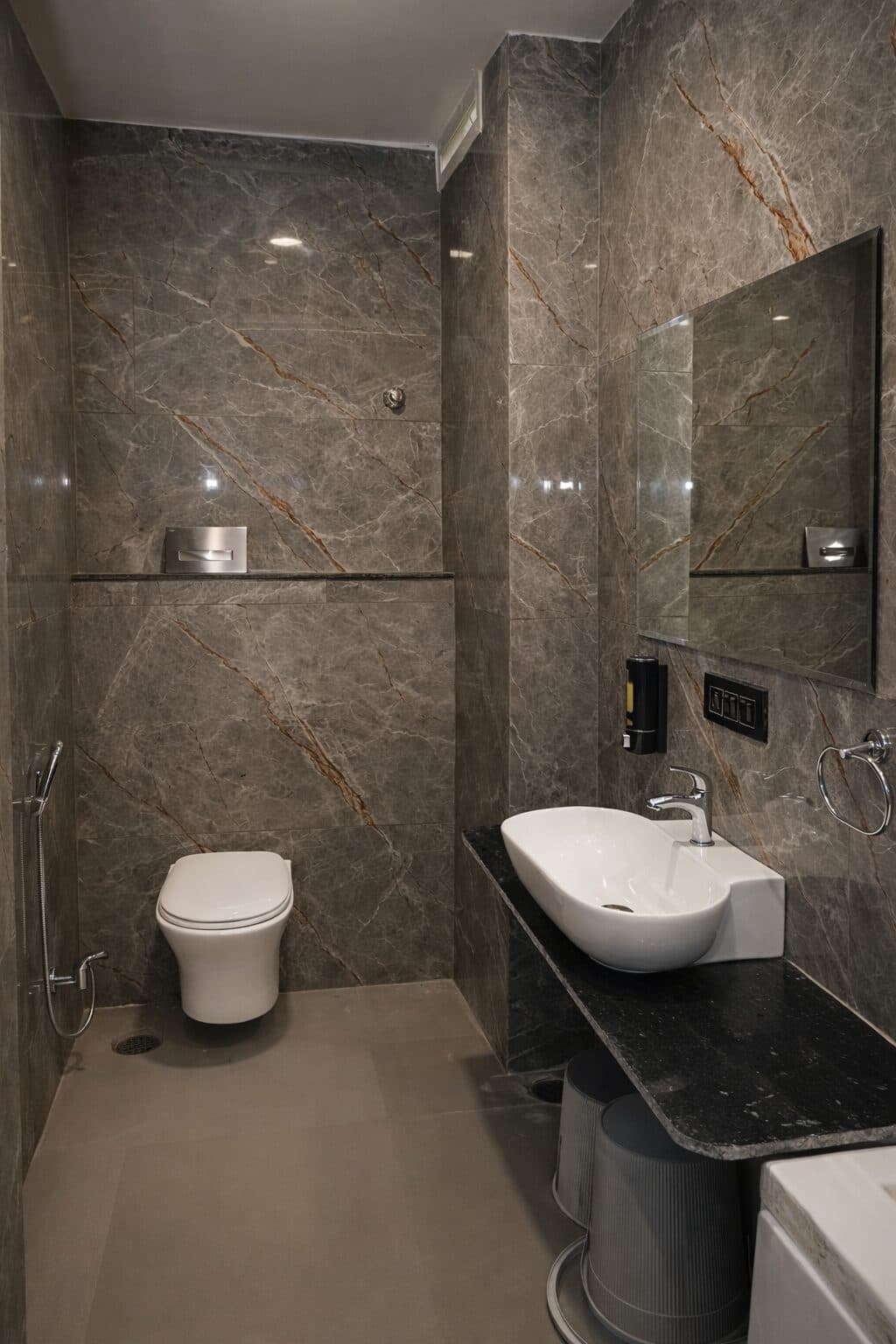 Hotel HR Premium Stay interior 6