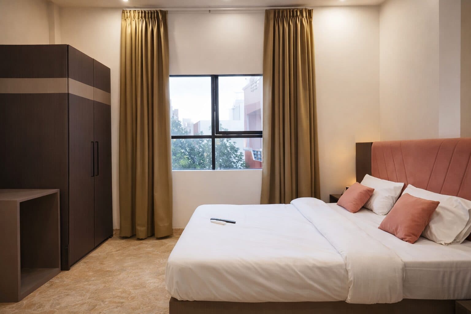 Hotel HR Premium Stay interior 3